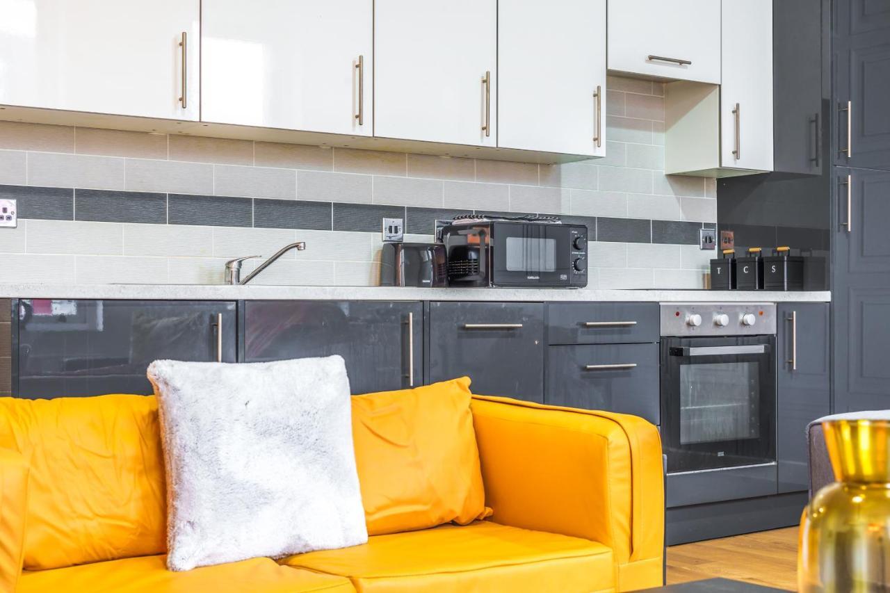 Spacious Centre - Sleeps 8 Apartment