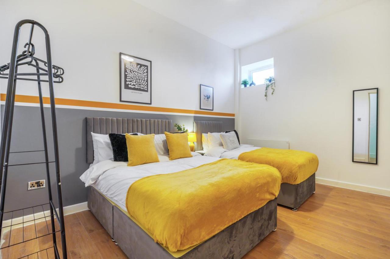Spacious Centre - Sleeps 8 Apartment *